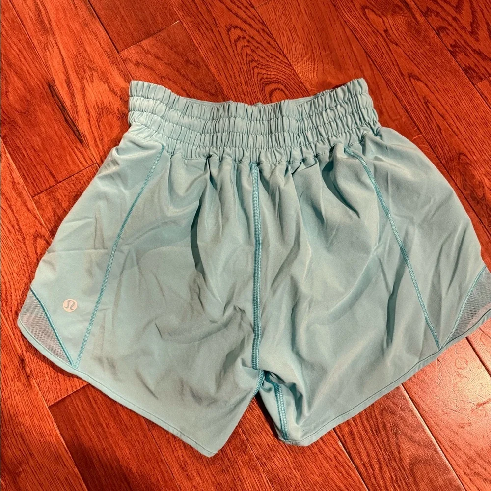 Lululemon hotty hot shorts - Picture 2 of 5
